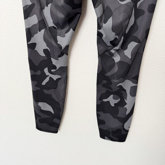 [Athleta] Gray Camo High Rise Contender Powerlift 7/8 Leggings Sz Large Tall LT - Picture 9 of 11